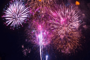 hjjmnbtvku6jxmdok28a.png Fireworks going off in the night sky